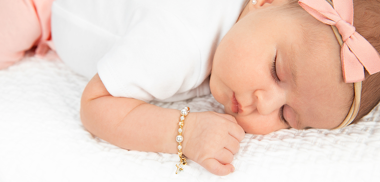 _28A0484-dainty-pearls-14k-gold-bracelet-on-new-born-baby-mila-nvt-tab-header-slider-category-2